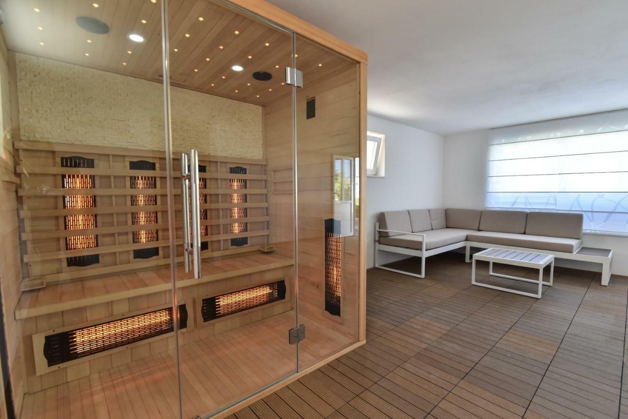 Villa Village Idylle With Heated Pool, Sauna, Jacuzzy And Private Parking Sukošan Exterior foto