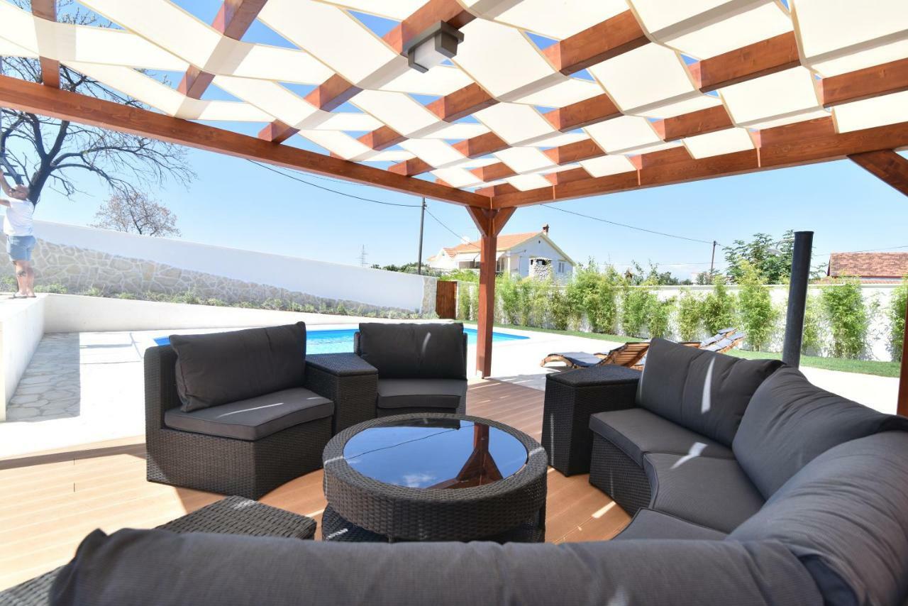 Villa Village Idylle With Heated Pool, Sauna, Jacuzzy And Private Parking Sukošan Exterior foto