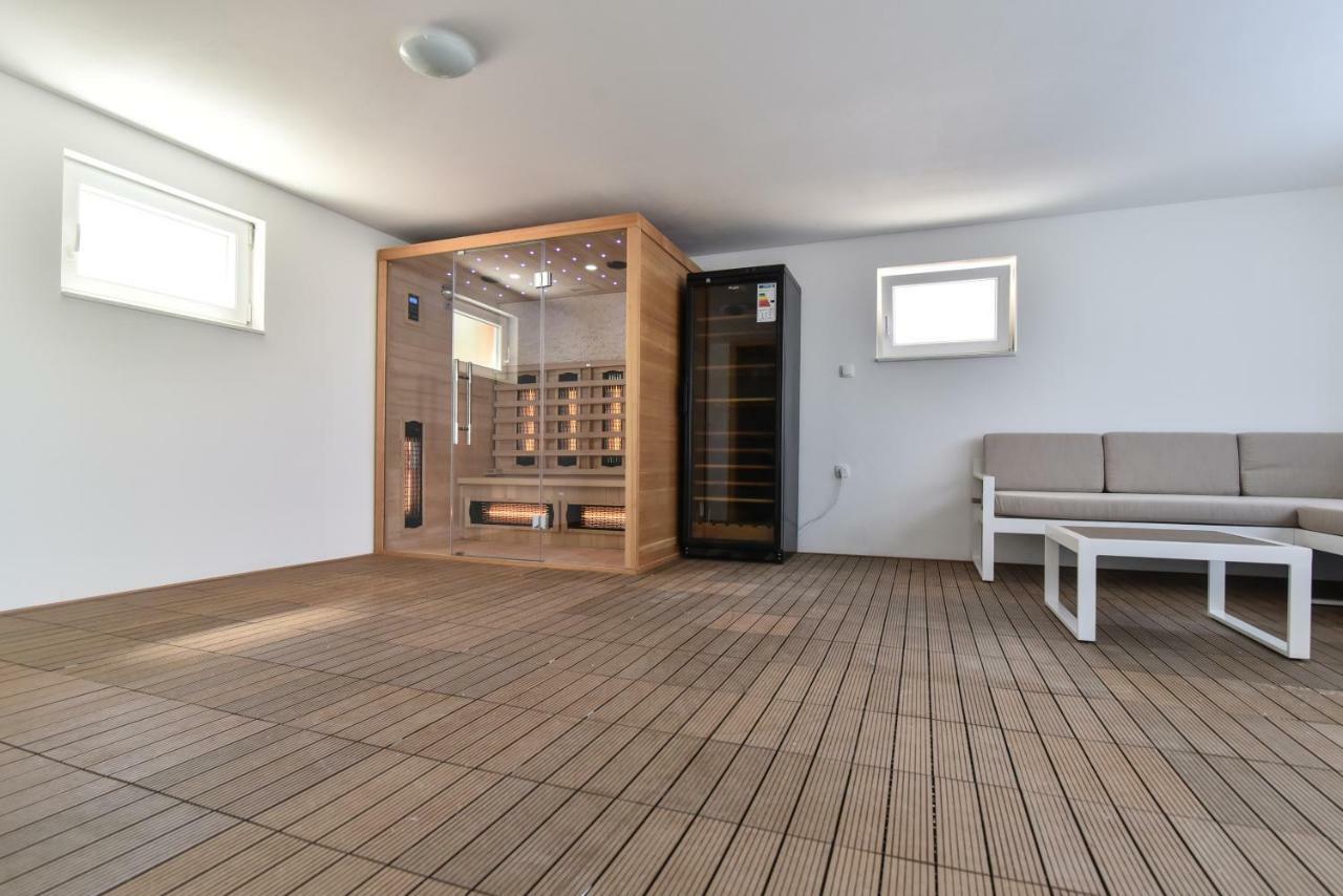 Villa Village Idylle With Heated Pool, Sauna, Jacuzzy And Private Parking Sukošan Exterior foto