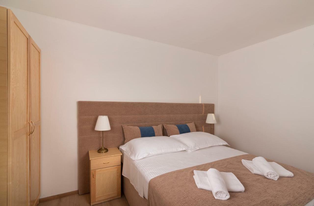 Villa Village Idylle With Heated Pool, Sauna, Jacuzzy And Private Parking Sukošan Exterior foto