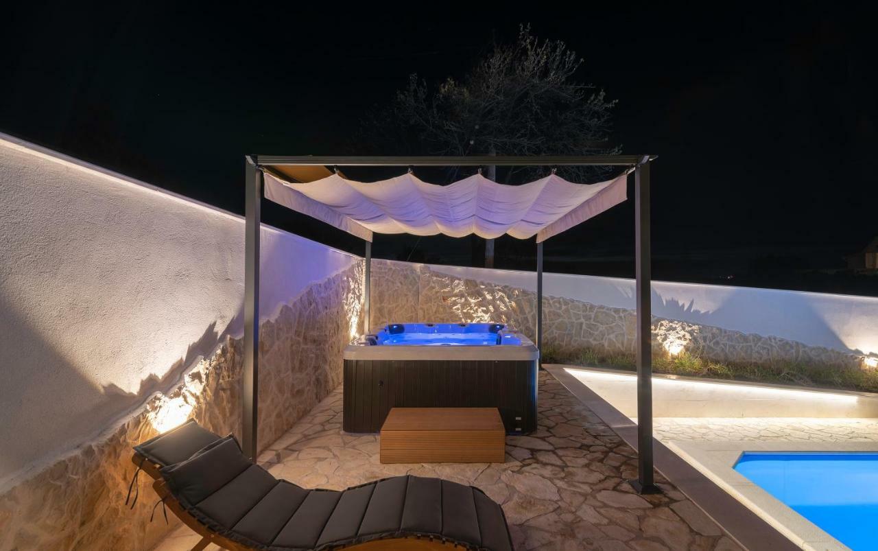 Villa Village Idylle With Heated Pool, Sauna, Jacuzzy And Private Parking Sukošan Exterior foto