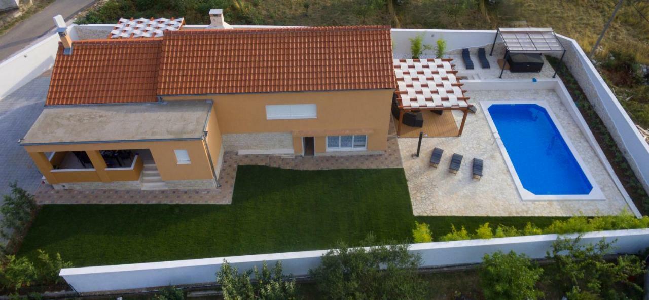 Villa Village Idylle With Heated Pool, Sauna, Jacuzzy And Private Parking Sukošan Exterior foto